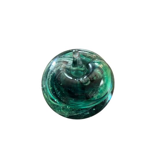 Vintage Kerry Glass Green Swirl Controlled Bubbles Apple Paperweight Ireland - Picture 2 of 4